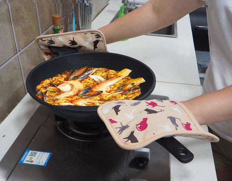 RED LMLDETA Pot Holders Set of 2 Heat Resistant 480 â„‰ Kitchen Non Slip Clear Silicone Printed Comfortable Cotton Lining Women Men Cooking Barbecue Microwave Machine Washable (Cat, Khaki Potholders) - Image 4
